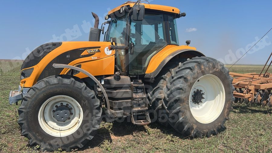 Máquina agrícola 2018 em leilão em Planalto da Serra/MT