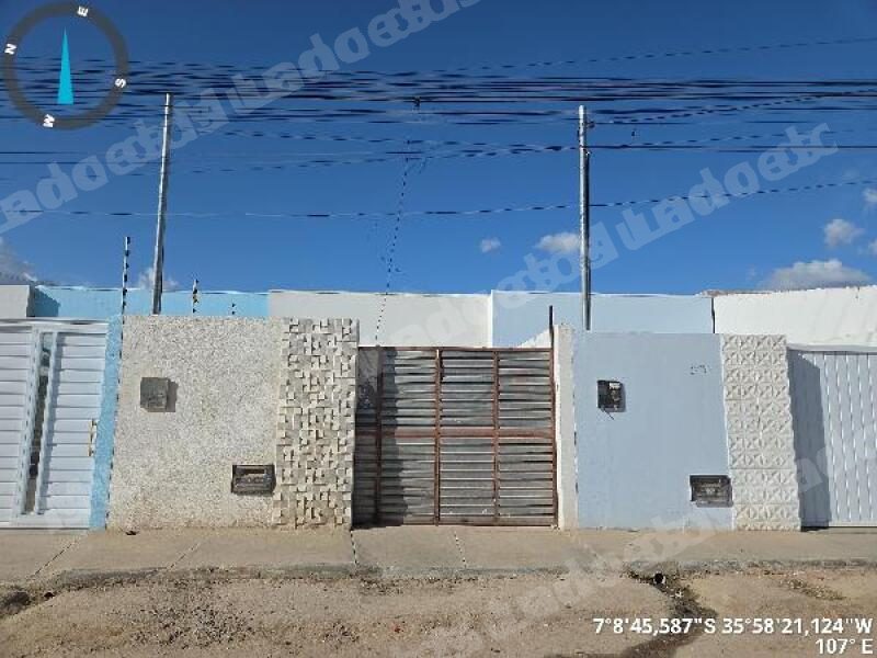 Casa em leilao em Puxinana/PB