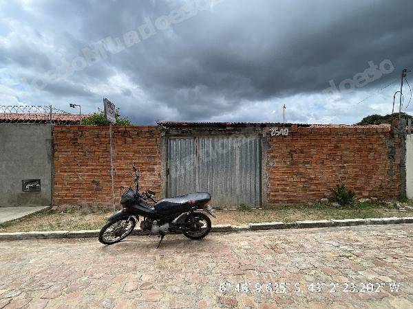 Casa em leilao em O/PI