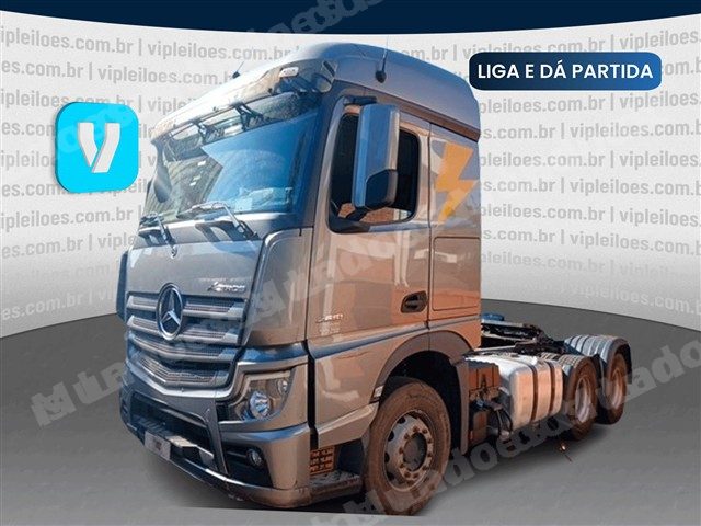 Mercedes em leilao em Brasil