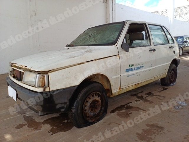Fiat Uno 1997 em leilão em Brasil