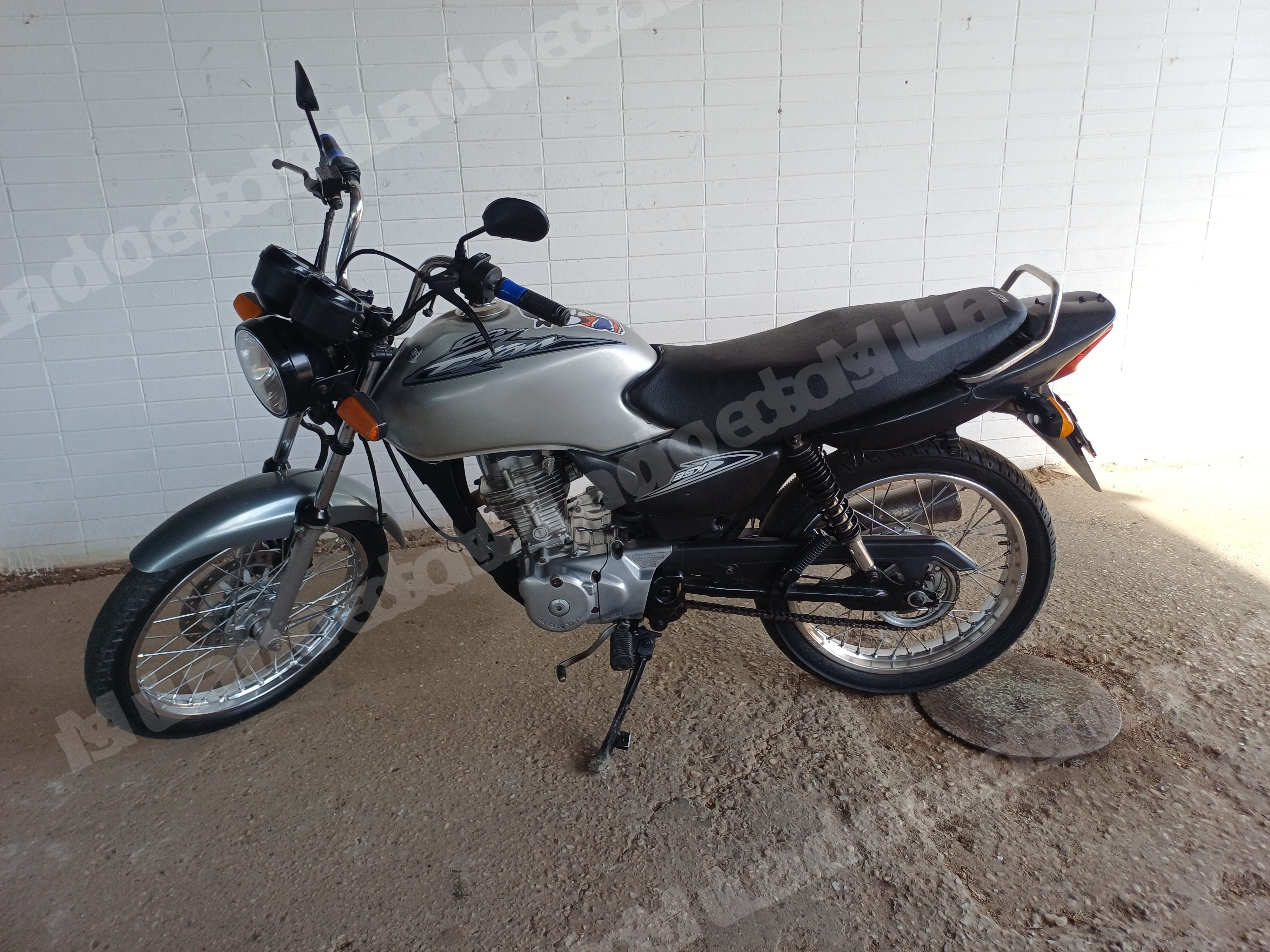 Honda 2003 em leilao em Brasil - Lote 3
