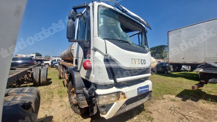 Iveco Tector 240E28 2022 em leilão em São José dos Pinhais/PR