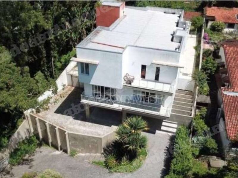 Casa em leilao em Carapicuíba/SP