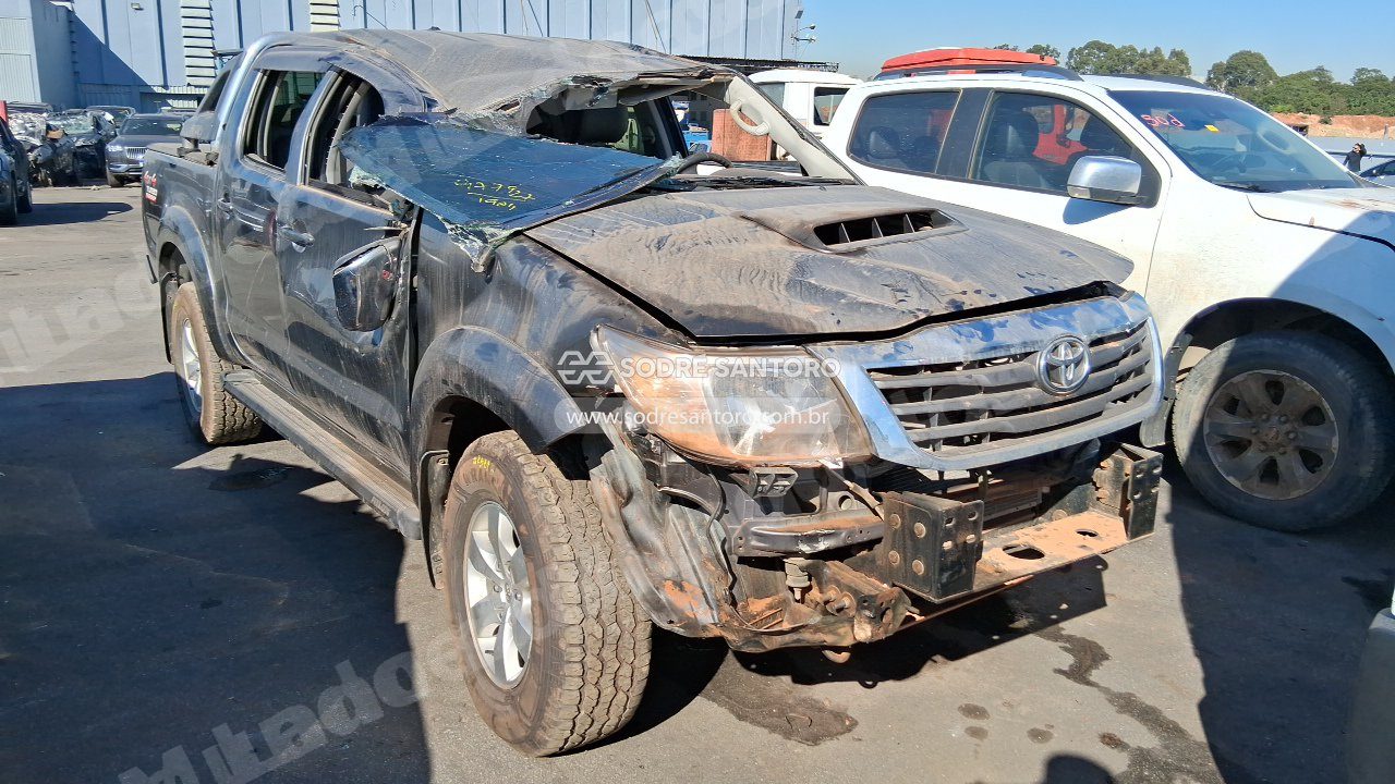 Toyota Hilux Cd 4X4 Srv 2015 em leilao em Brasil
