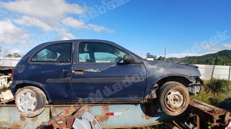 Gm Corsa 2001 em leilão em Navegantes/SC