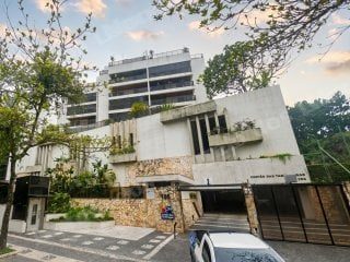 Apartamento de 131 m2 em leilão em Guarujá/SP