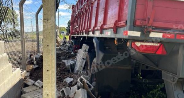 Reboque em leilão em Francisco Beltrão/PR