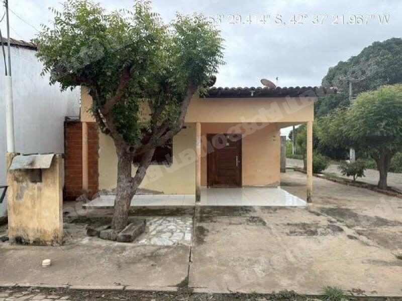 Casa em leilao em Agua Branca/PI
