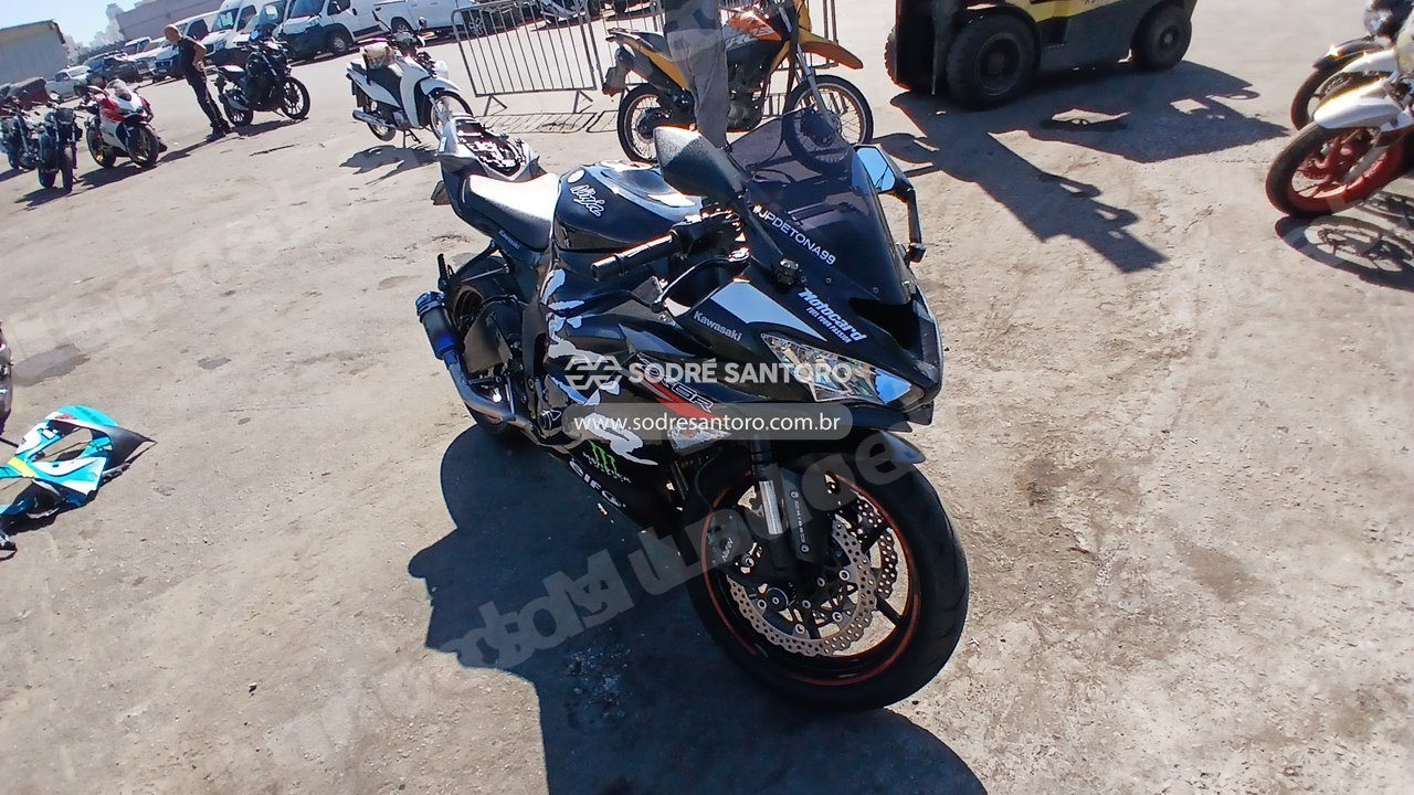 Kawasaki Ninja Zx-6R 2020 em leilão em Brasil