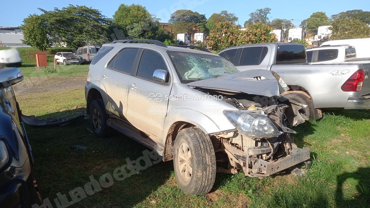 Toyota Hiluxsw4 Srv4X4 2006 em leilão em Bauru/SP