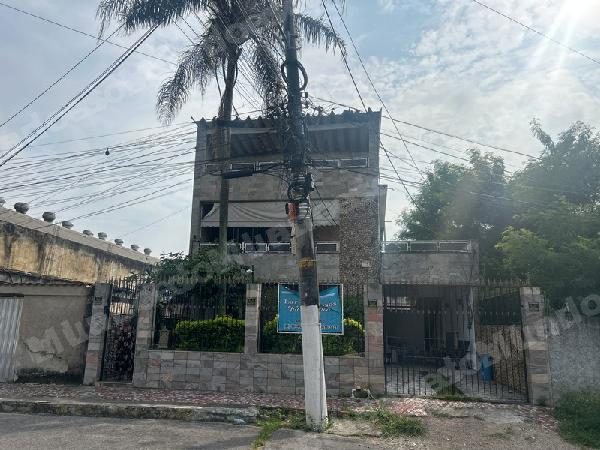 Casa em leilao em S/RJ