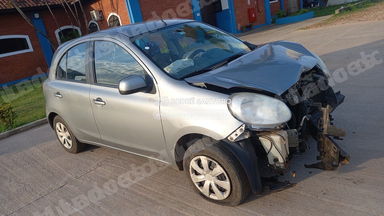 Nissan March 16S Flex 2014 em leilão em Cesário Lange/SP