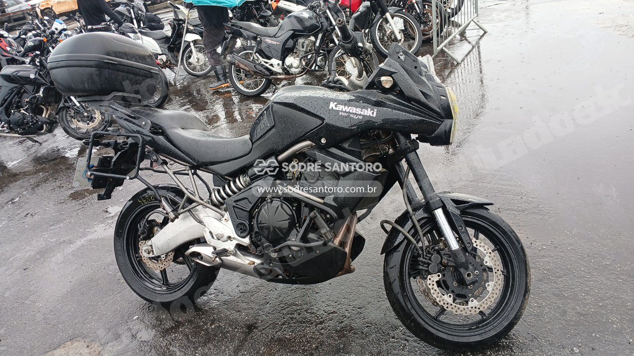Kawasaki Versys 2010 em leilao em Brasil