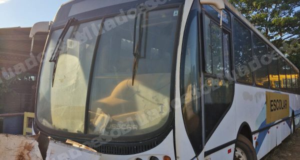 Volvo em leilao em Iacanga/SP