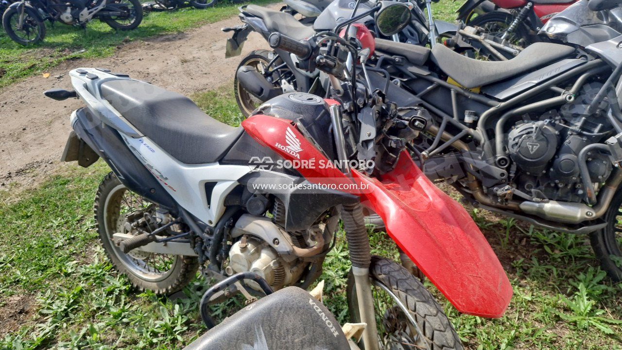 Honda Nxr160 Bros Esdd 2015 em leilao em São José dos Pinhais/PR