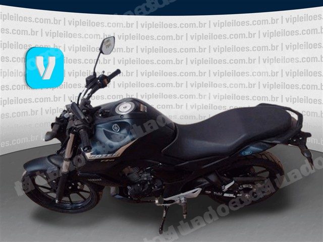 Yamaha 2025 em leilao em Brasil
