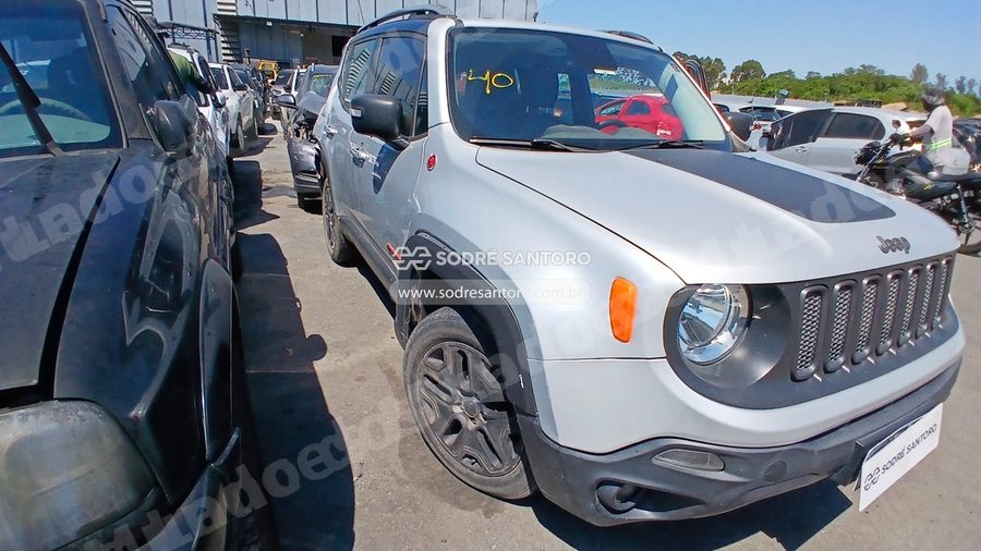 Jeep Renegade Thawk At 2016 em leilão em Guarulhos/SP