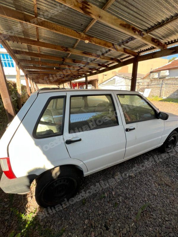 Fiat Uno 2004 em leilao em Brasil - Lote 2
