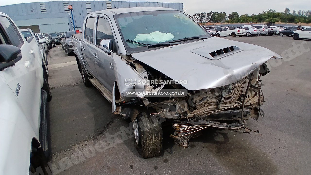 Toyota Hilux Cd 4X4 Srv 2015 em leilao em Brasil