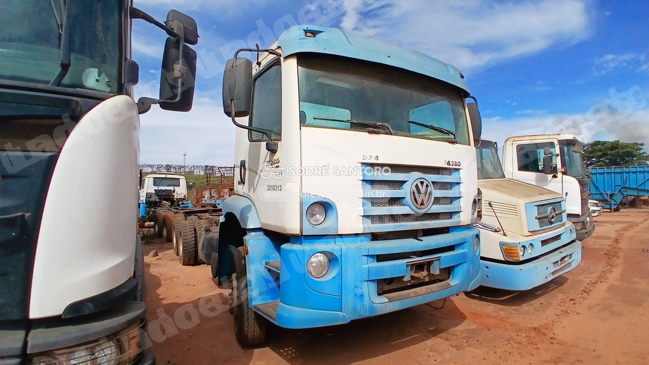 Volkswagen 26.280 Crm 6X4 2013 em leilao em Meridiano/SP - Lote 4