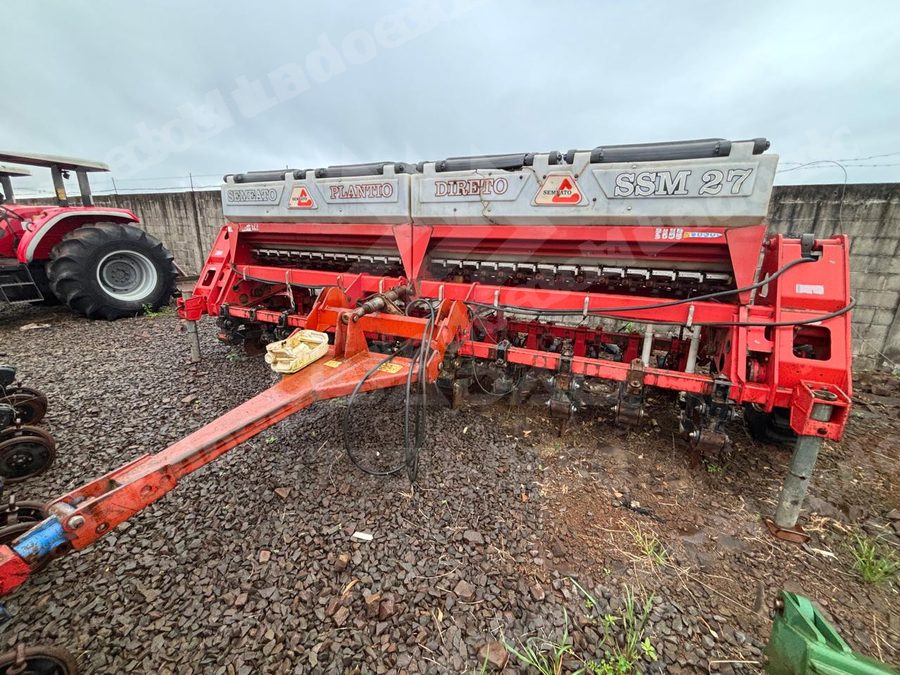 Máquina agrícola em leilão em Alegrete/RS
