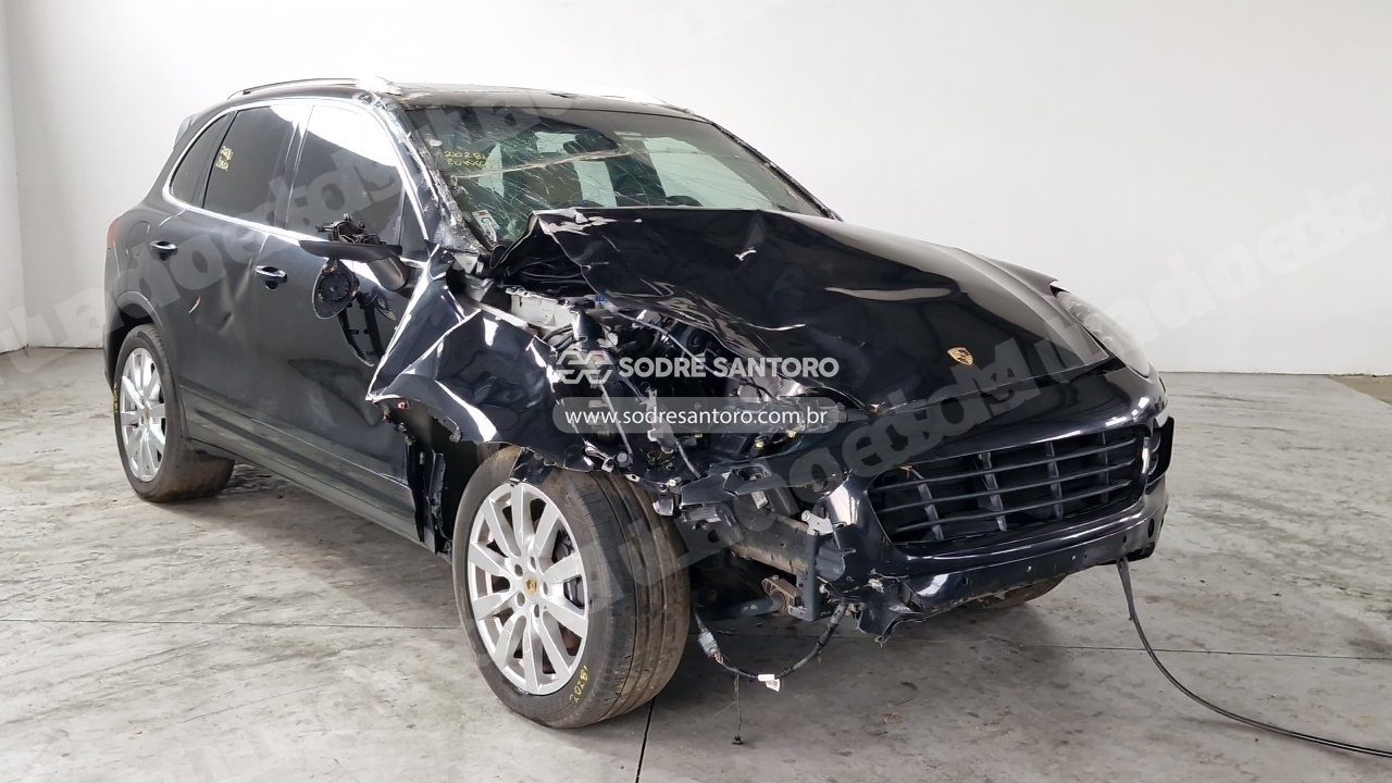 Porsche Cayenne V6 2016 em leilão em Caçapava/SP
