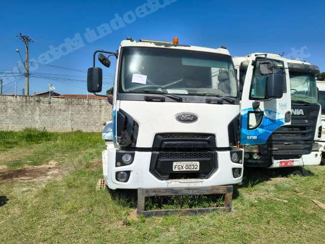 Ford em leilao em Brasil - Lote 9