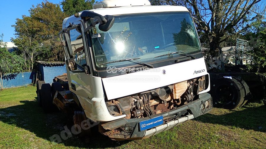 Mercedes-Benz Atego 2730 2024 em leilão em São José dos Pinhais/PR