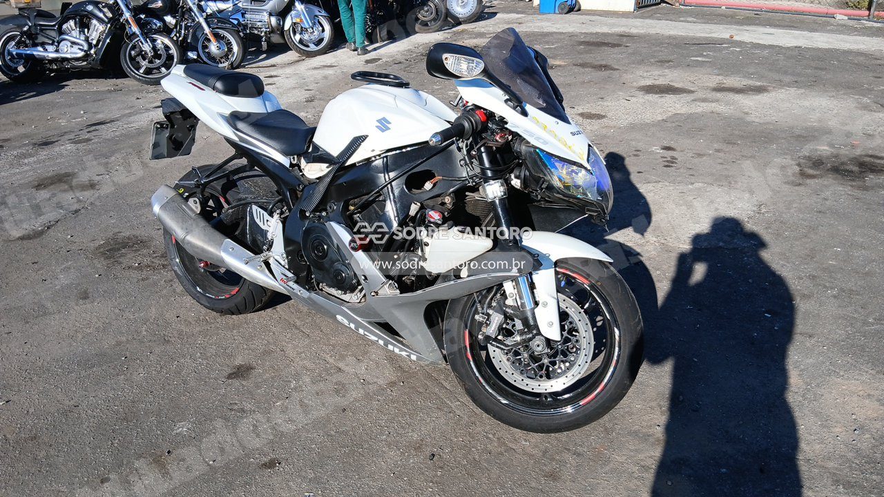Suzuki em leilao em Brasil