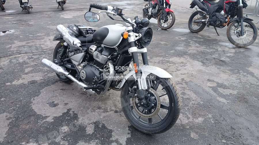 Royal Enfield Super Meteor 650 2025 em leilão em Guarulhos/SP