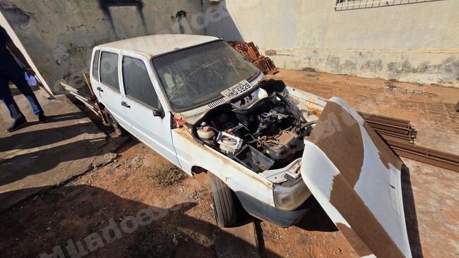 Fiat Uno 2005 em leilão em Brasil