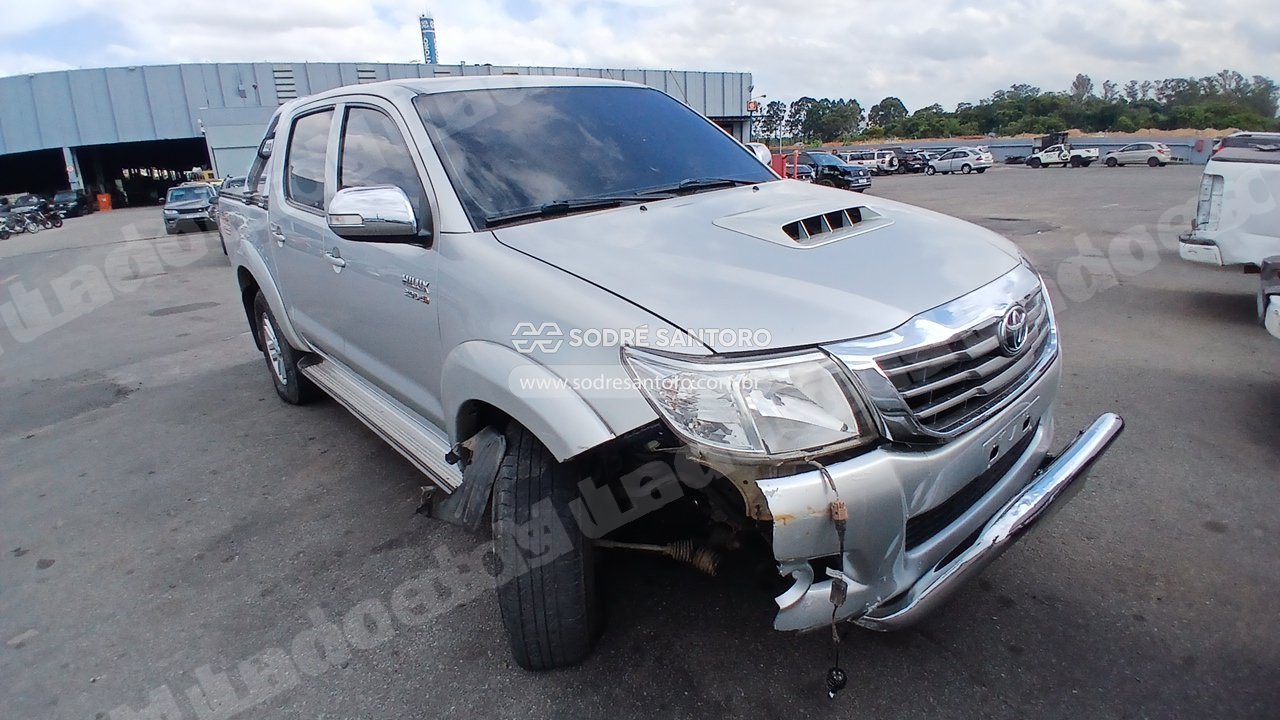 Toyota Hilux Cd 4X4 Srv 2013 em leilao em Brasil