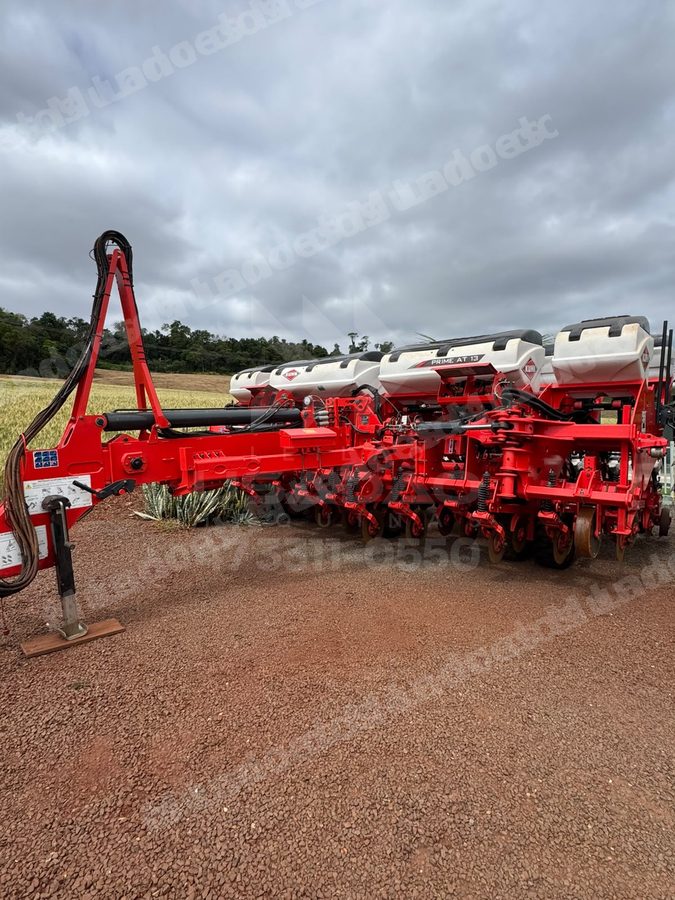 Máquina agrícola 2020 em leilão em Pinhão/PR