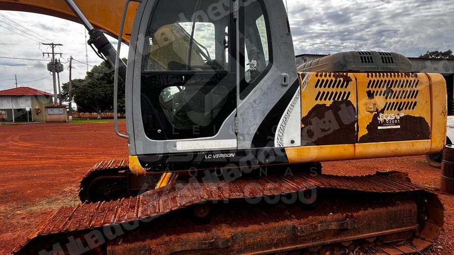 Máquina agrícola 2013 em leilão em Nova Lacerda/MT