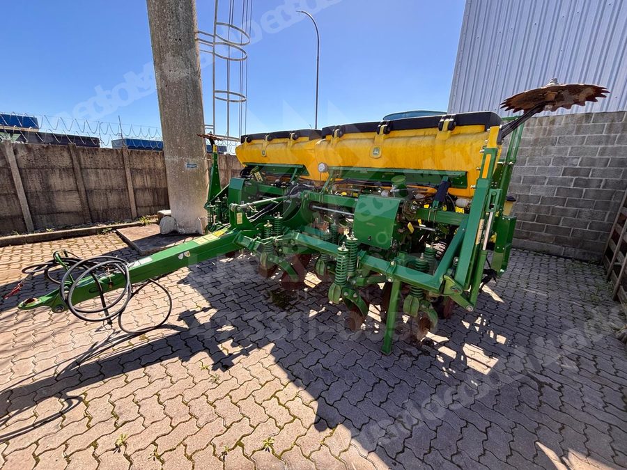 Máquina agrícola 2019 em leilão em Lavras do Sul/RS