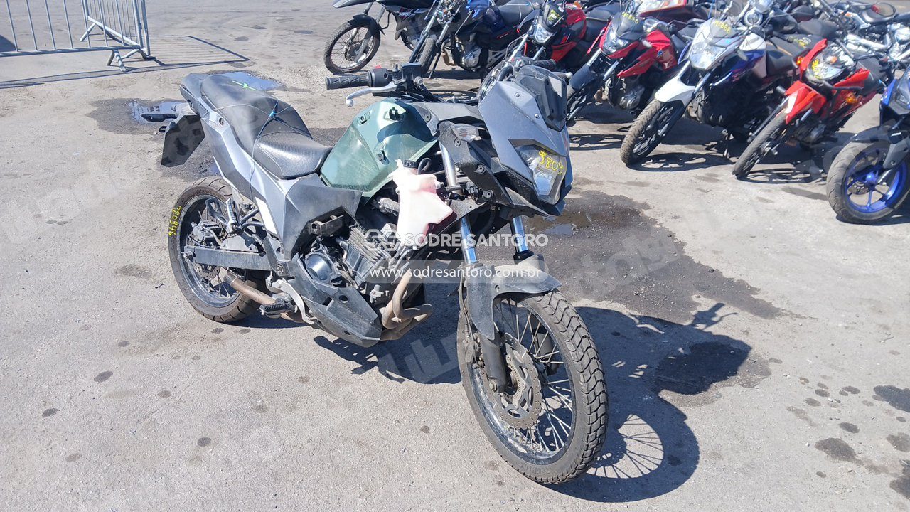 Kawasaki Versys-X 300 A 2023 em leilao em Brasil