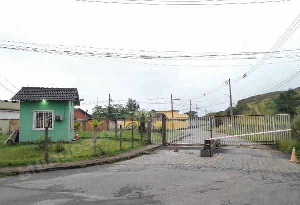 Casa em leilao em U/RJ