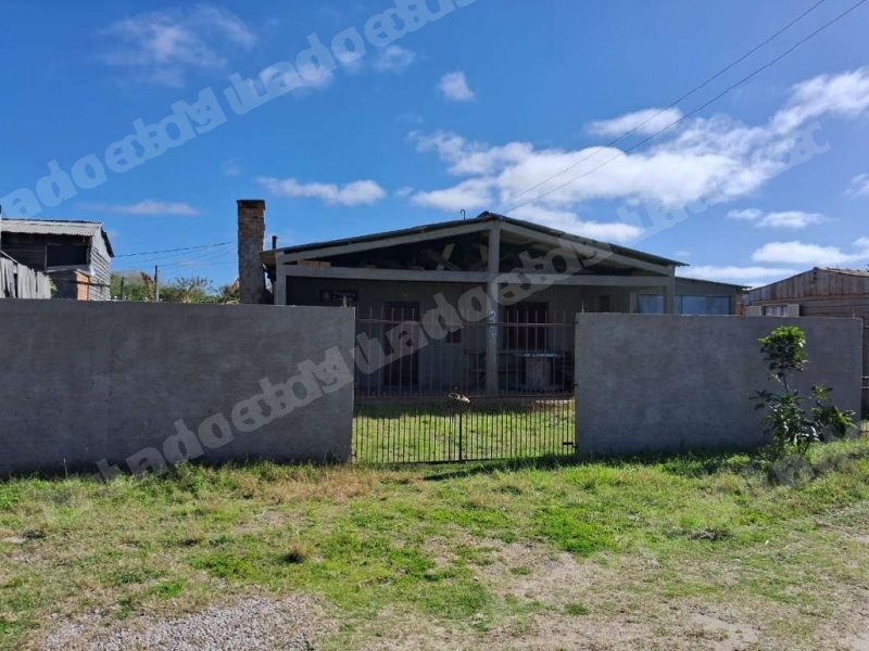 Casa em leilao em Balneário do Hermenegildo/RS