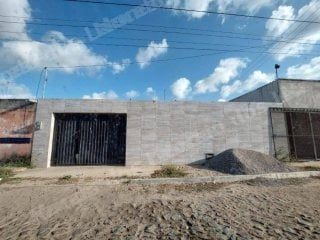 Casa de 273 m2 em leilão em Pindoretama/CE