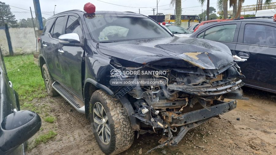 Toyota Hilux Swsrxa4Fd 2016 em leilão em São José dos Pinhais/PR