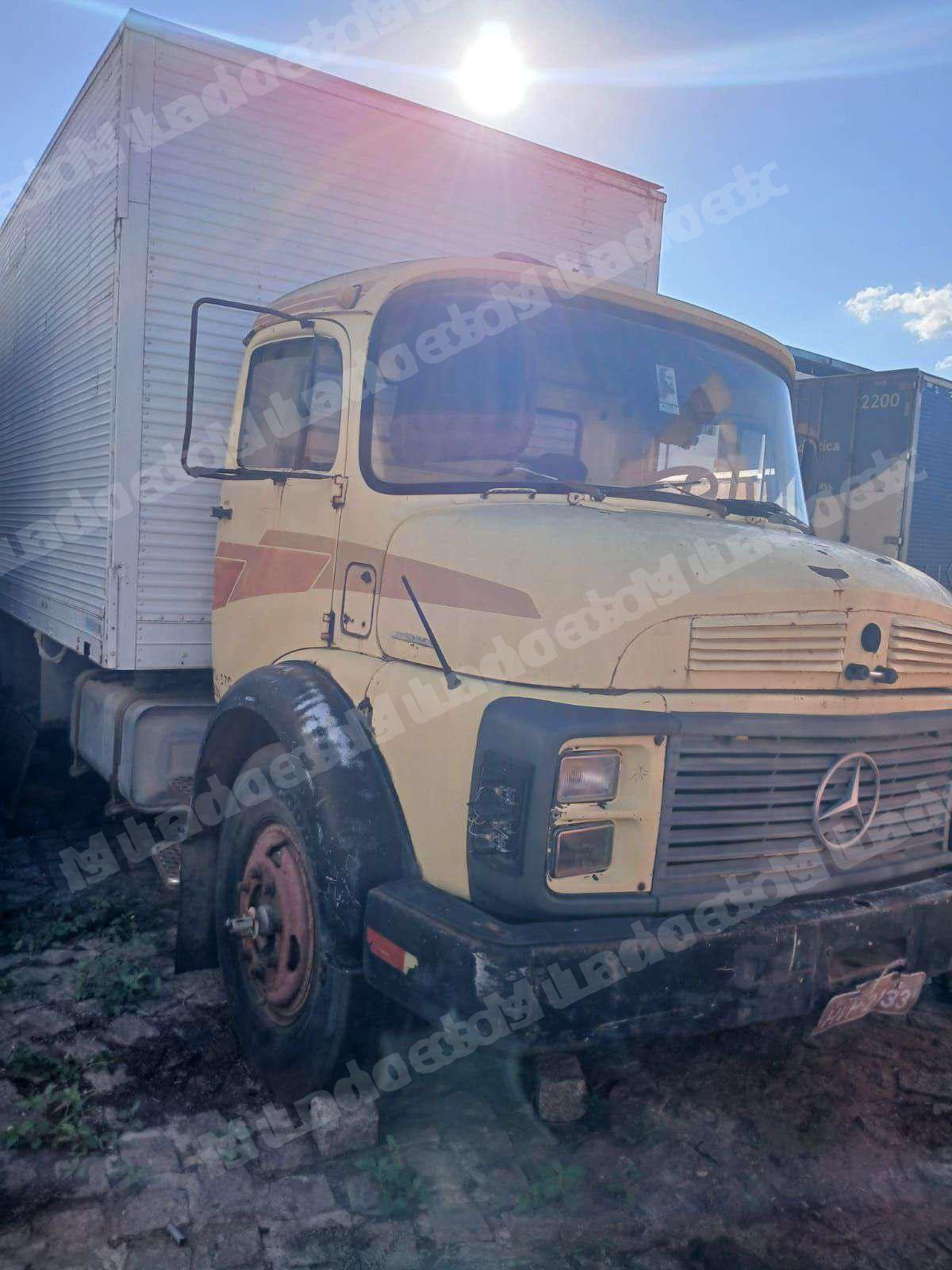 Mercedes em leilao em Brasil