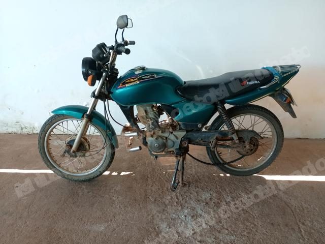 Honda 2001 em leilão em Brasil - Lote 2