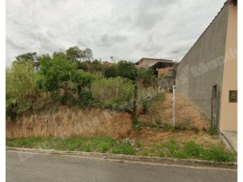 Terreno de 330 m2 em leilao em Amparo/SP