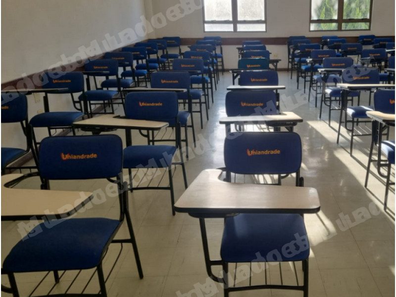Veiculo em leilao em Cadeiras Universitárias Curitiba/PR