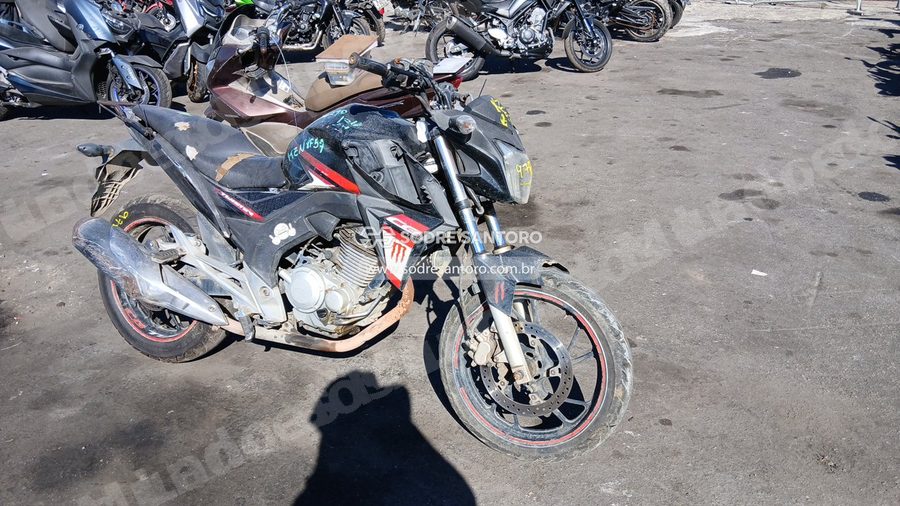 Honda Cb 250F Twister 2017 em leilão em Rio de Janeiro/RJ