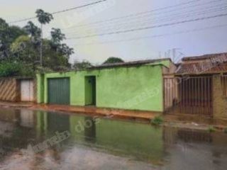 Casa de 48 m2 em leilão em Monte Carmelo/MG