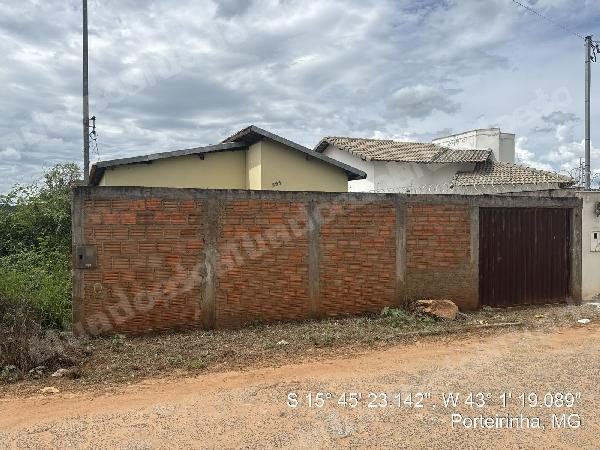 Casa em leilao em A/MG