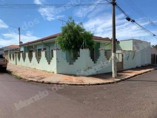 Casa de 277 m2 em leilão em Jardinópolis/SP