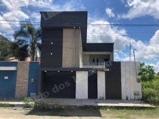 Casa de 345 m2 em leilão em Quixadá/CE